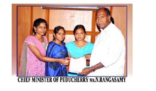 MEC Students got fund Rs.40,000/- form Chief Minister, Puducherry.